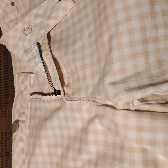 d. jeans pink & white checked shorts Size 14 - Picture 4 of 4